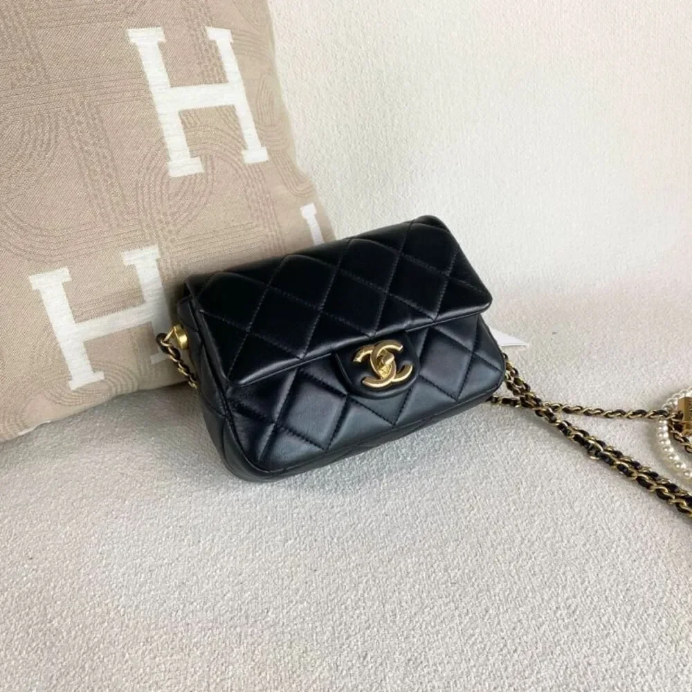 CHANEL brand color